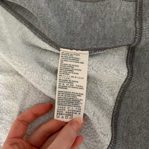 Like New Abercrombie and Fitch Women’s Zip Up Hoodie Gray Size Small - Picture 6 of 7